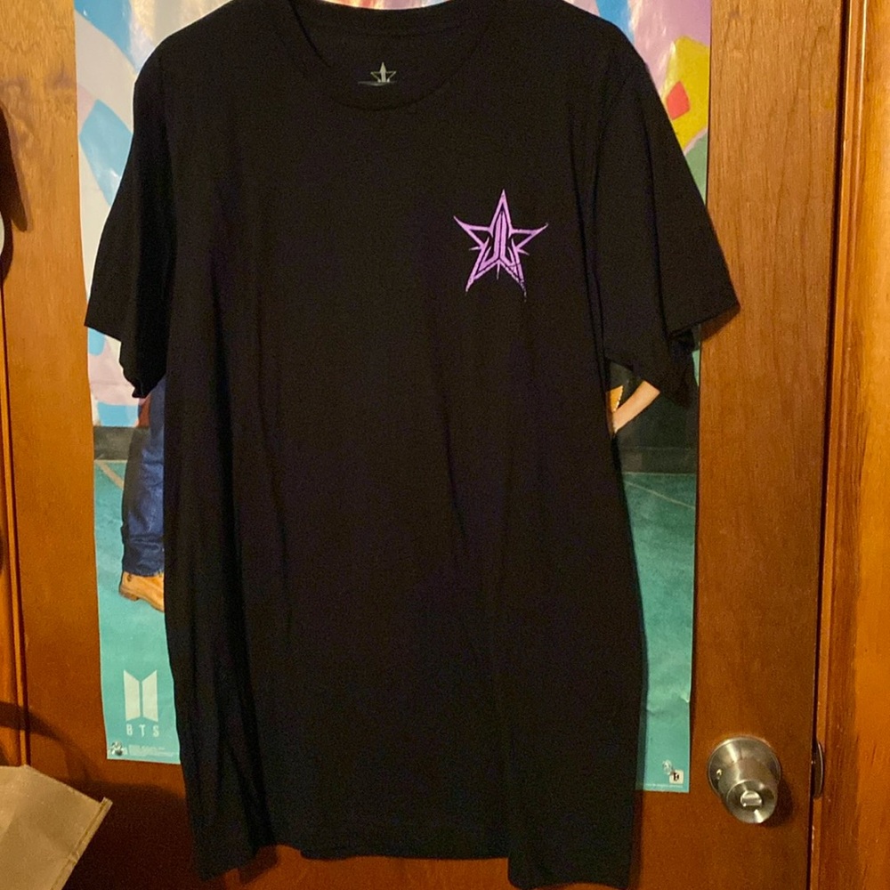 Black & purple short sleeve tee
